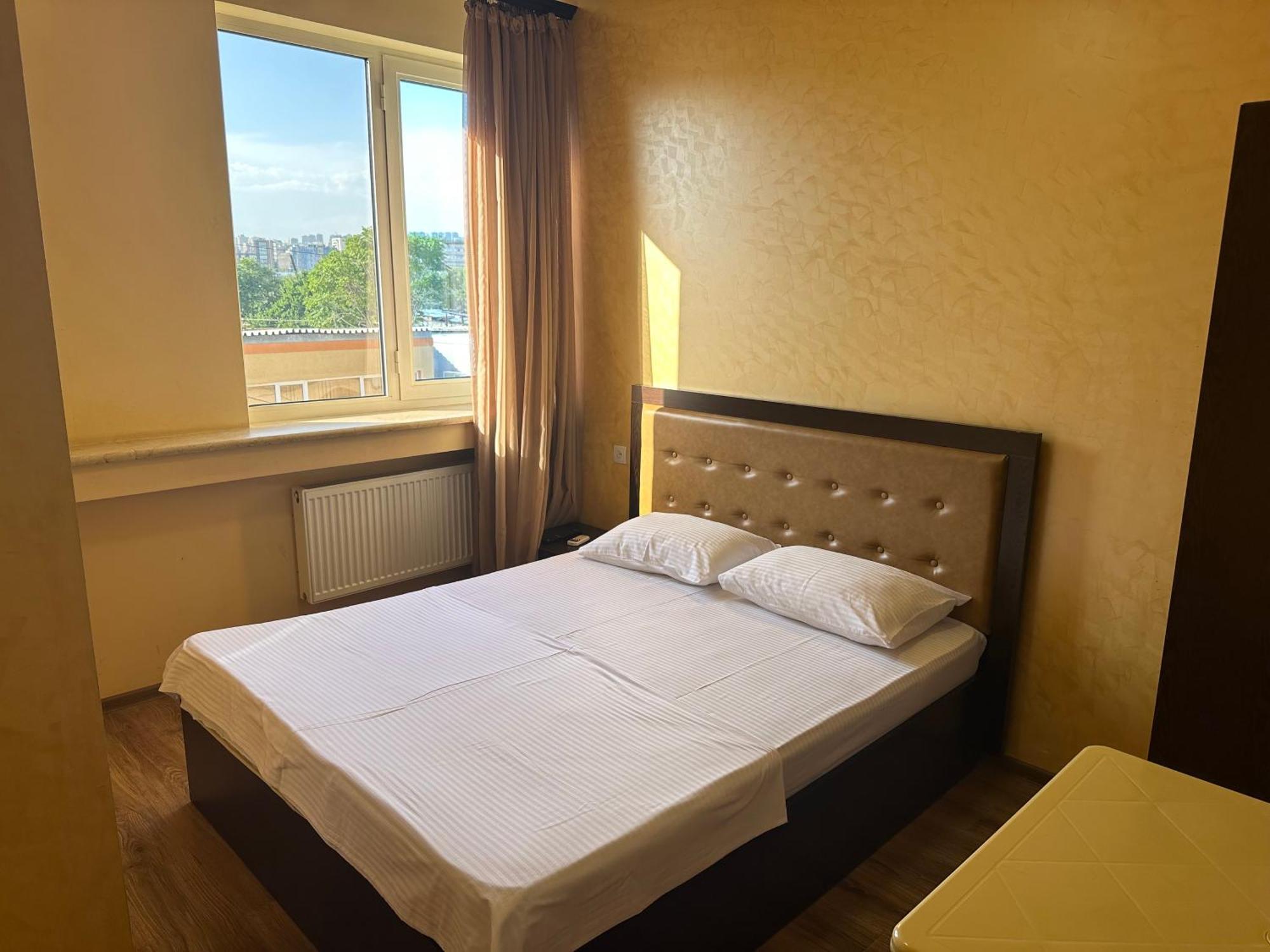 Express Hotel Yerevan Ngoại thất bức ảnh