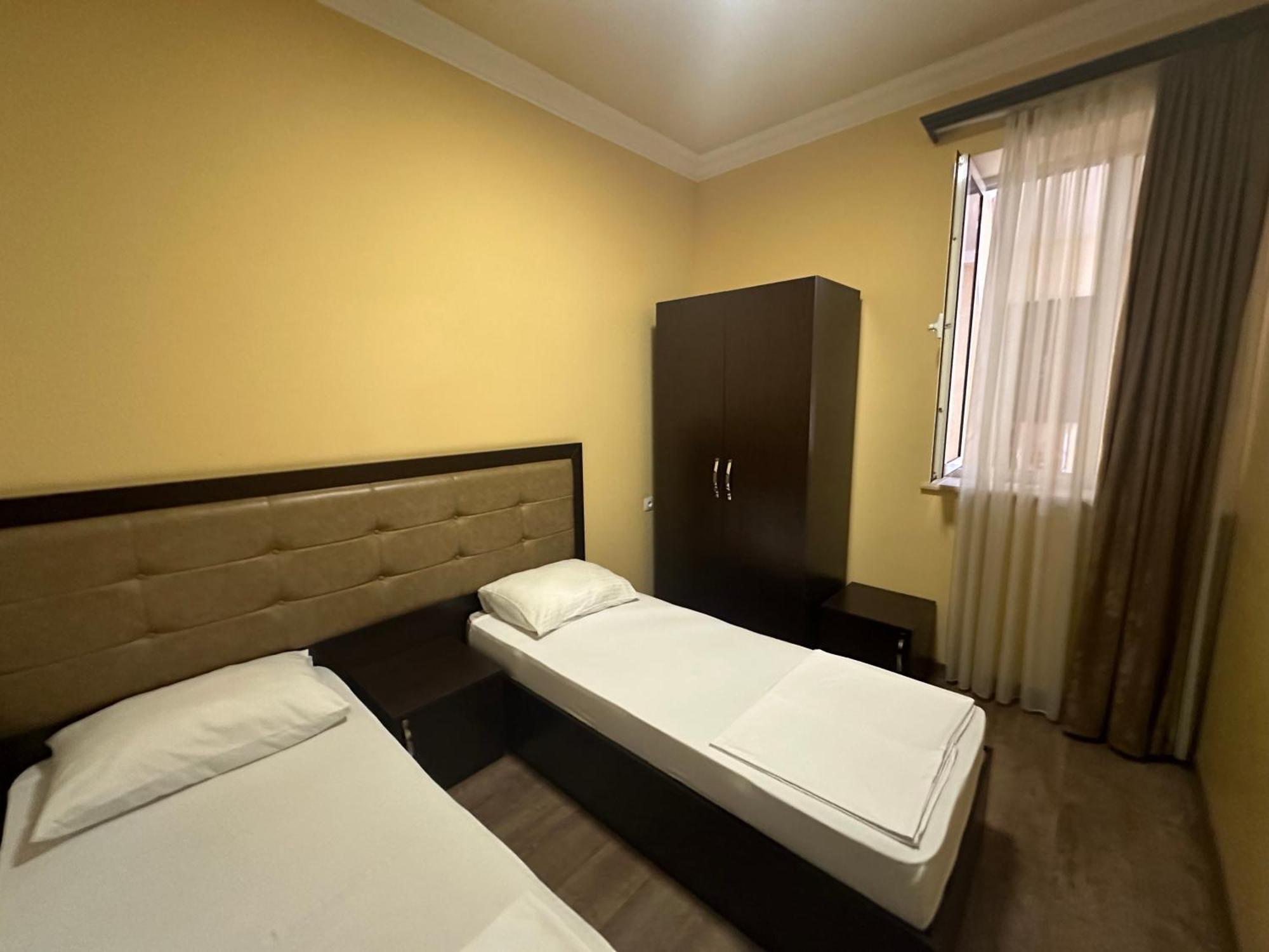 Express Hotel Yerevan Ngoại thất bức ảnh