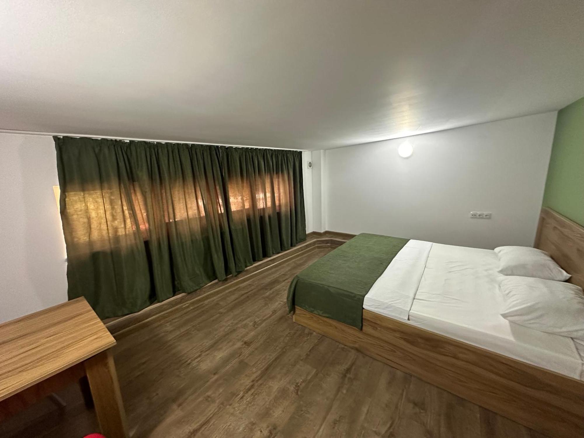 Express Hotel Yerevan Ngoại thất bức ảnh