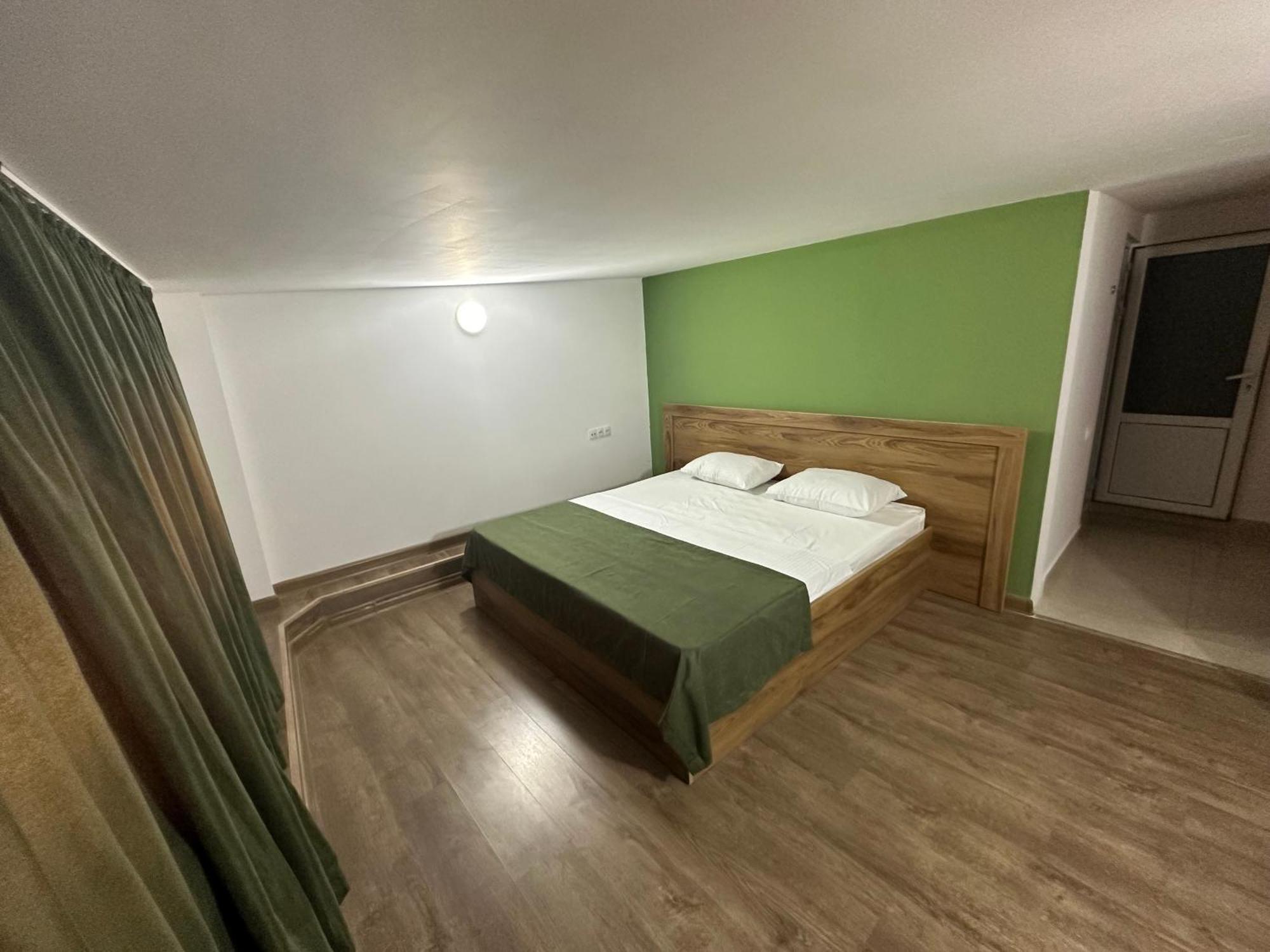 Express Hotel Yerevan Ngoại thất bức ảnh