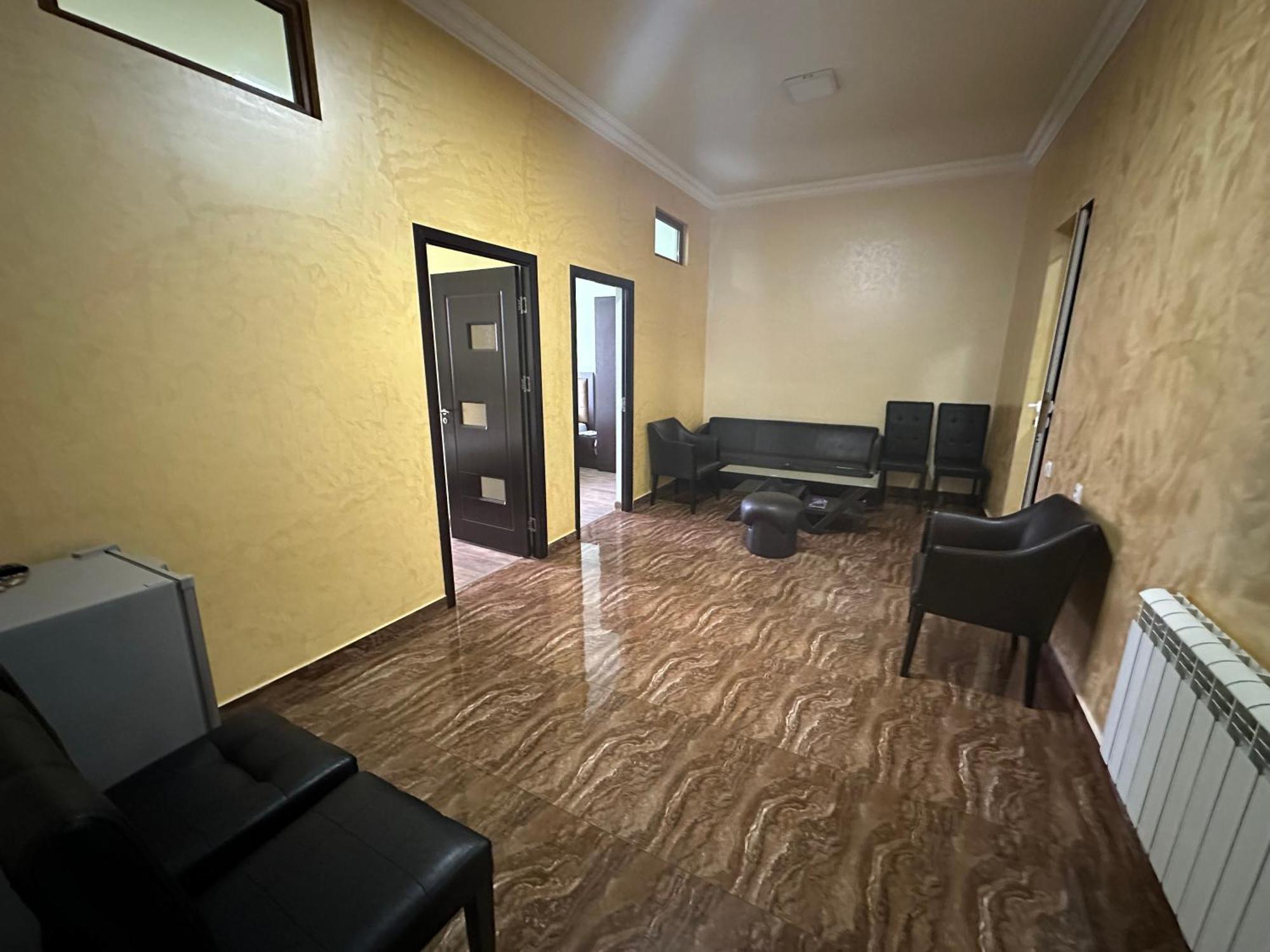 Express Hotel Yerevan Ngoại thất bức ảnh