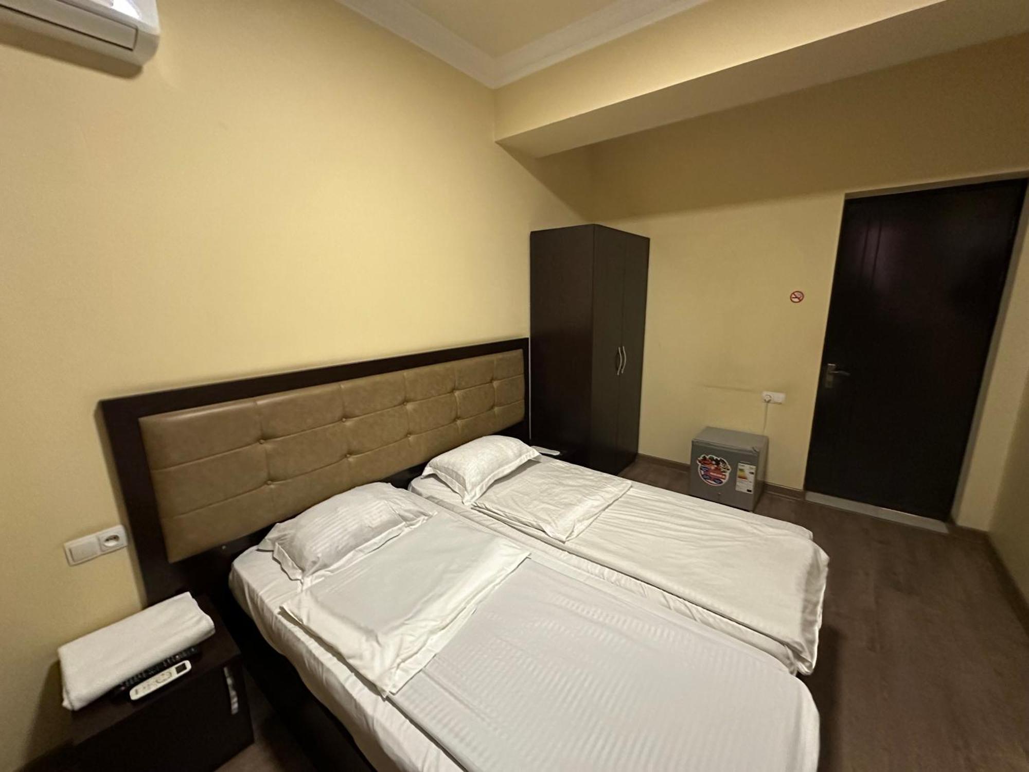 Express Hotel Yerevan Ngoại thất bức ảnh