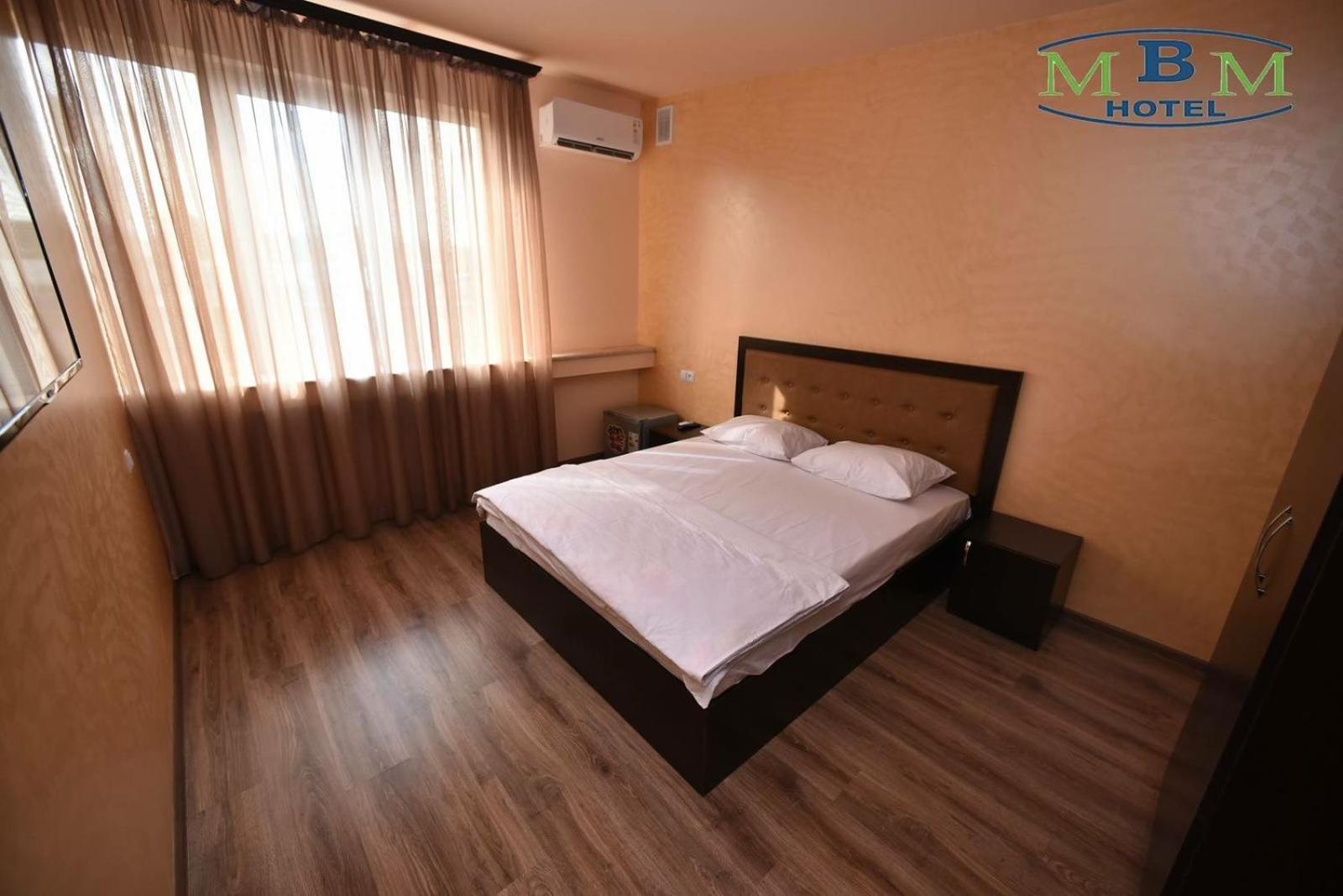 Express Hotel Yerevan Ngoại thất bức ảnh