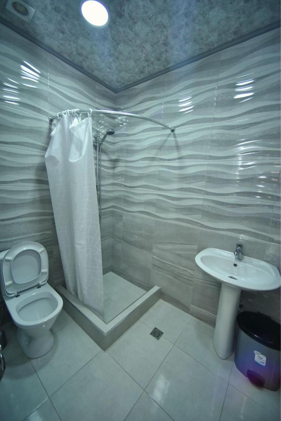 Express Hotel Yerevan Ngoại thất bức ảnh